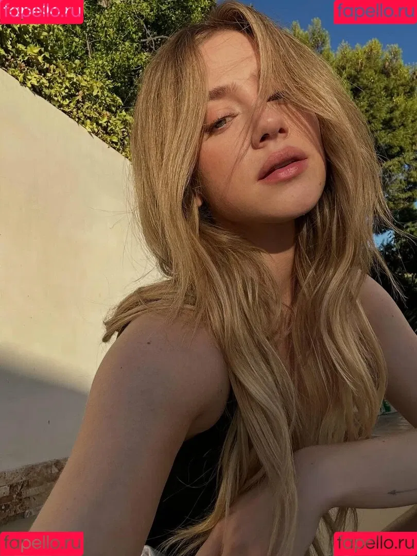 Lili Reinhart / Unpublished Photos / lilireinhart Onlyfans Photo Gallery 