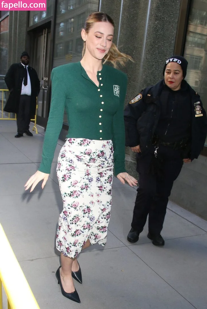 Lili Reinhart / Unpublished Photos / lilireinhart Onlyfans Photo Gallery 