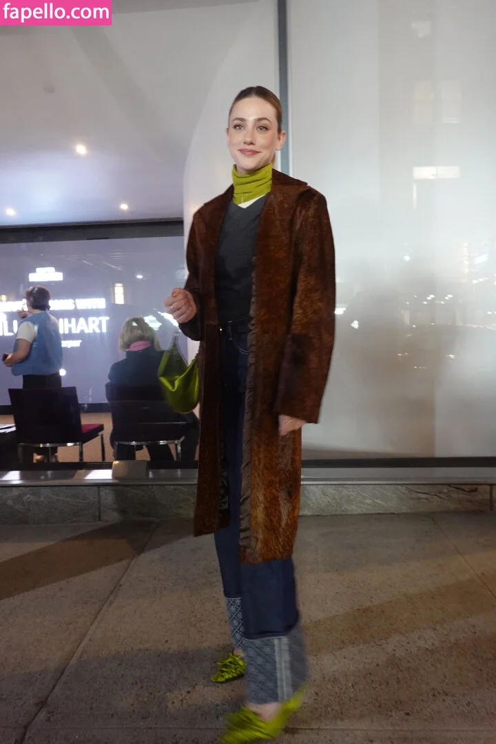 Lili Reinhart / Unpublished Photos / lilireinhart Onlyfans Photo Gallery 