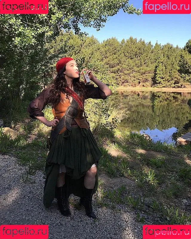 Kat Dennings / OfficialKat / katdenningsss Onlyfans Photo Gallery 