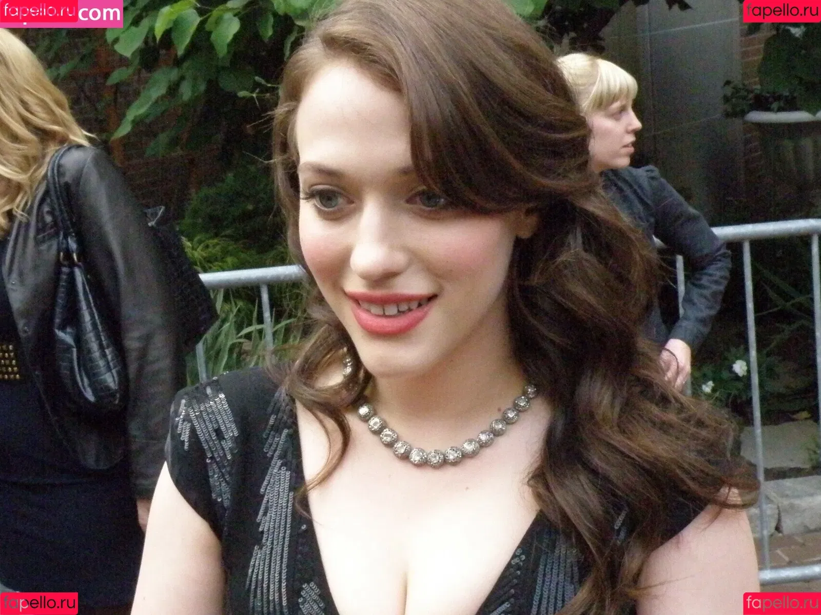 Kat Dennings / OfficialKat / katdenningsss Onlyfans Photo Gallery 