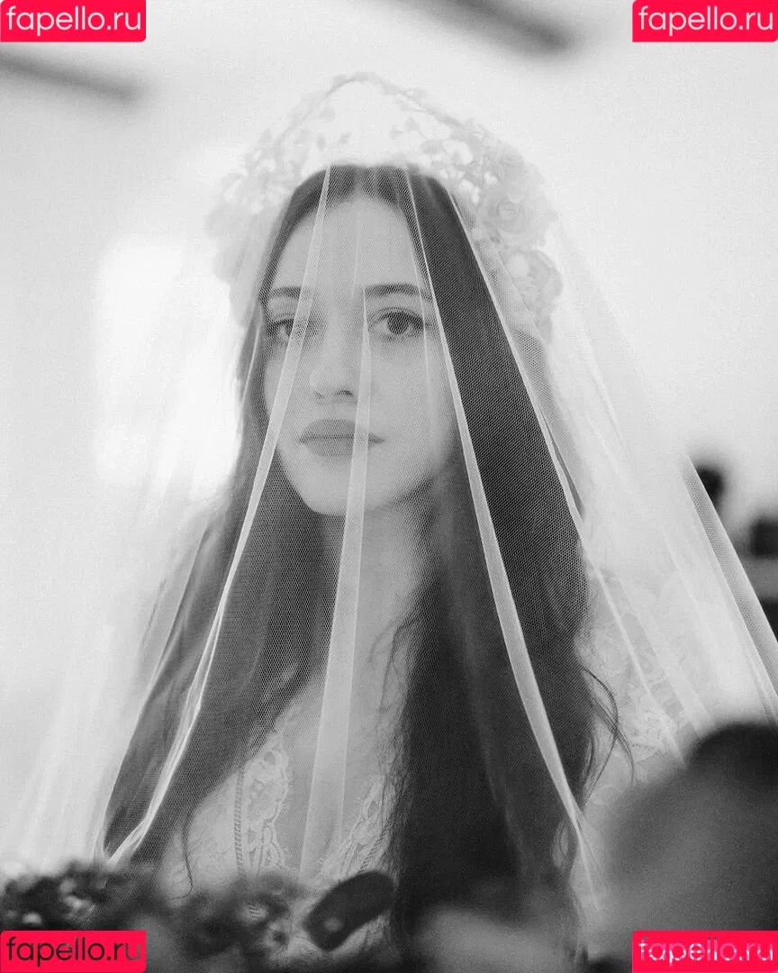 Kat Dennings / OfficialKat / katdenningsss Onlyfans Photo Gallery 