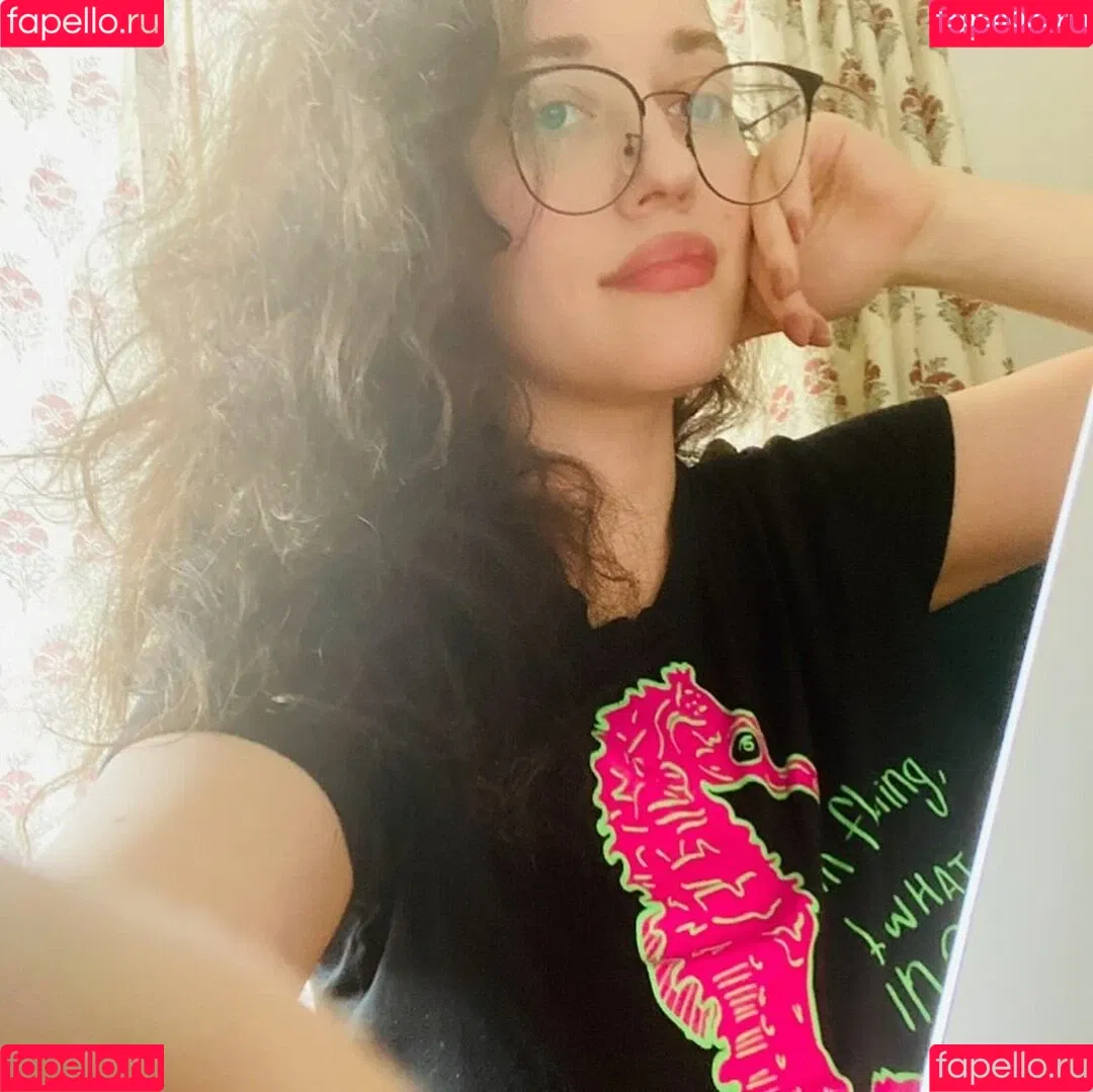 Kat Dennings / OfficialKat / katdenningsss Onlyfans Photo Gallery 