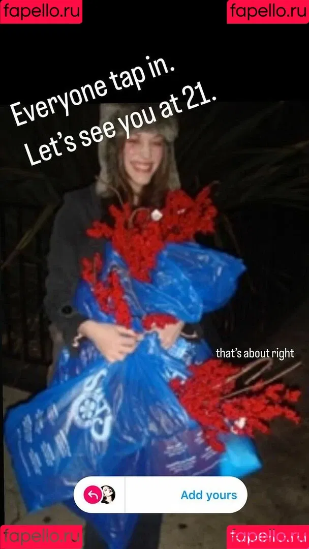 Kat Dennings / OfficialKat / katdenningsss Onlyfans Photo Gallery 