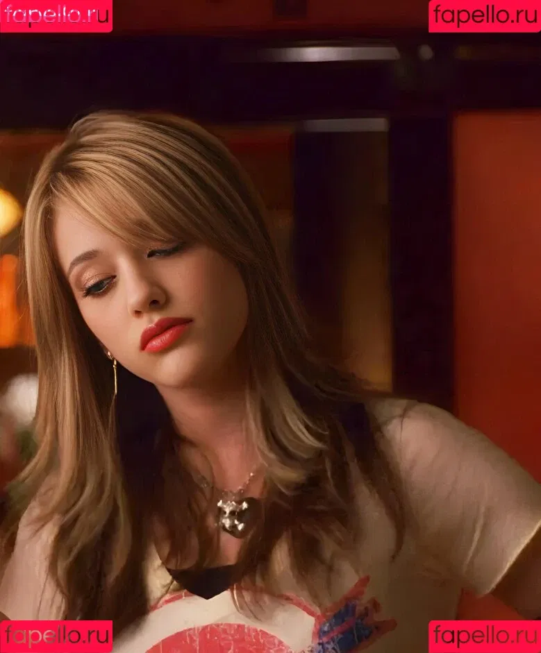 Kat Dennings / OfficialKat / katdenningsss Onlyfans Photo Gallery 