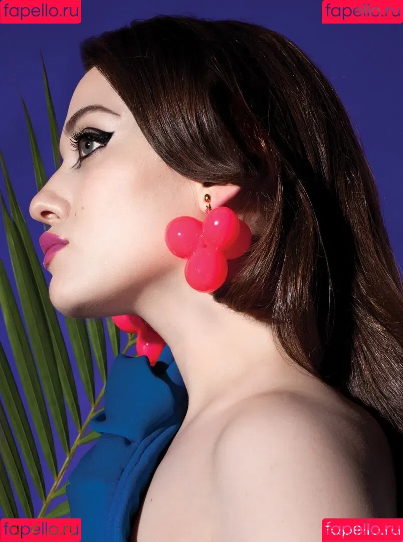 Kat Dennings / OfficialKat / katdenningsss Onlyfans Photo Gallery 