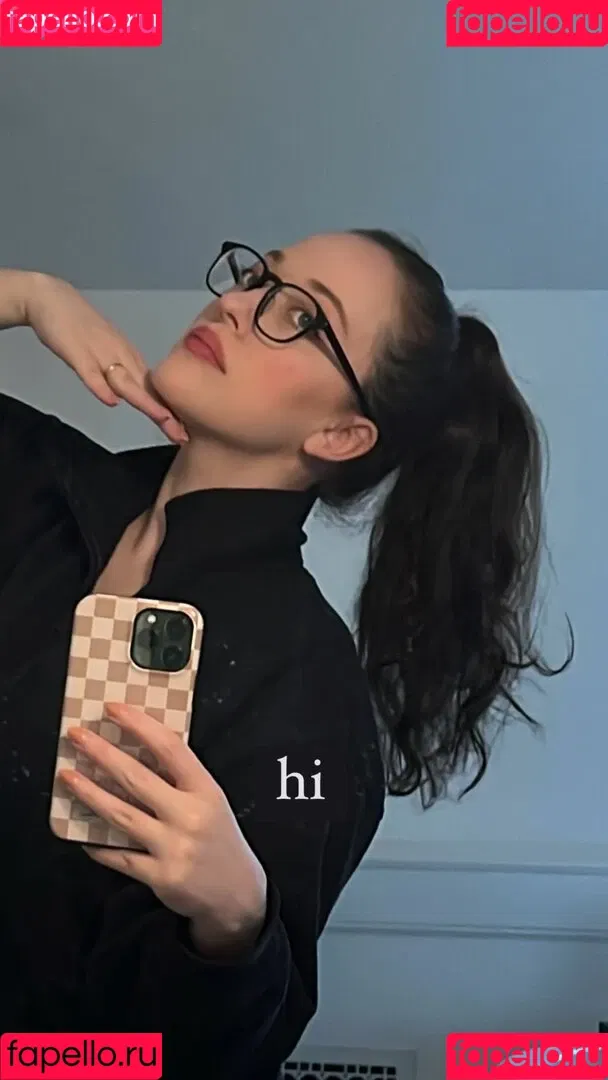 Kat Dennings / OfficialKat / katdenningsss Onlyfans Photo Gallery 