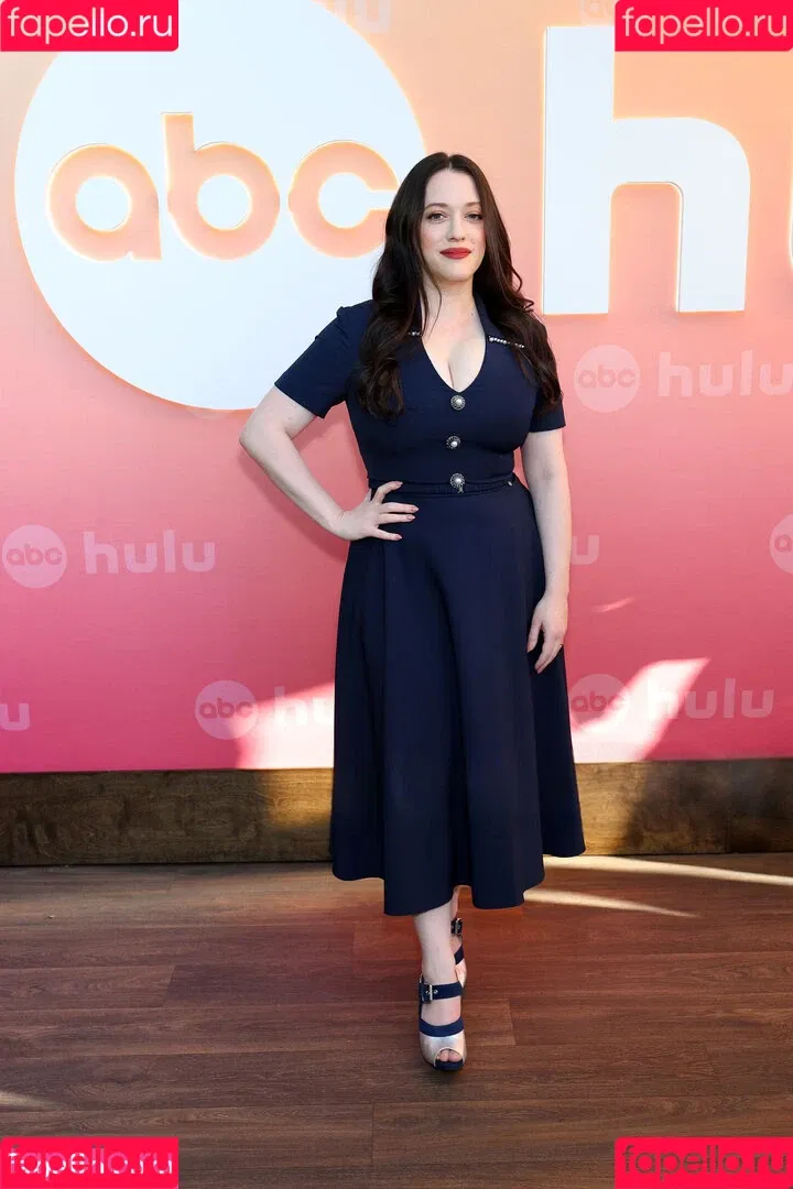 Kat Dennings / OfficialKat / katdenningsss Onlyfans Photo Gallery 