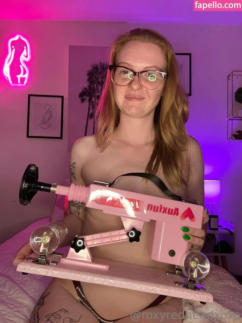 ratedrachelxoxo / roxyredheadxoxo Onlyfans Photo Gallery 