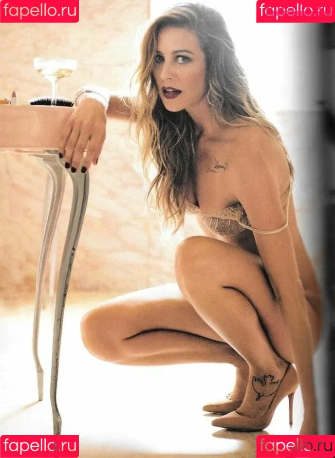 Luana Piovani / luapio Onlyfans Photo Gallery 