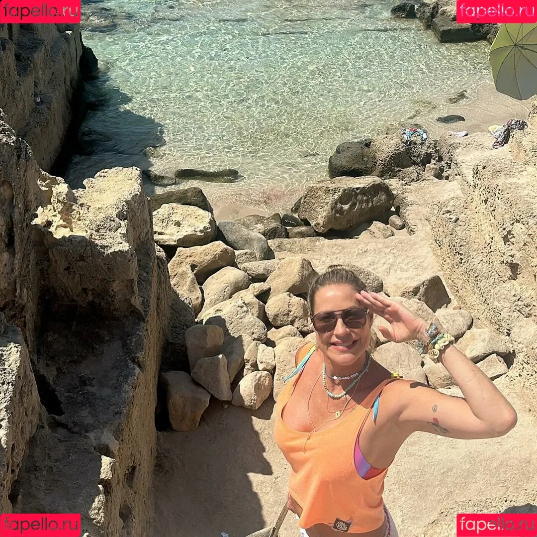 Luana Piovani / luapio Onlyfans Photo Gallery 