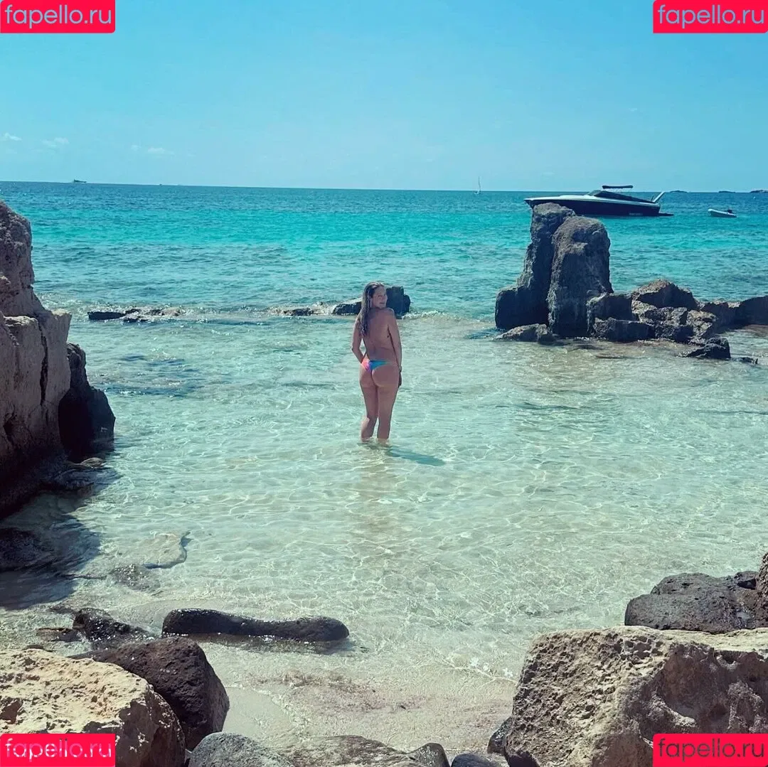 Luana Piovani / luapio Onlyfans Photo Gallery 