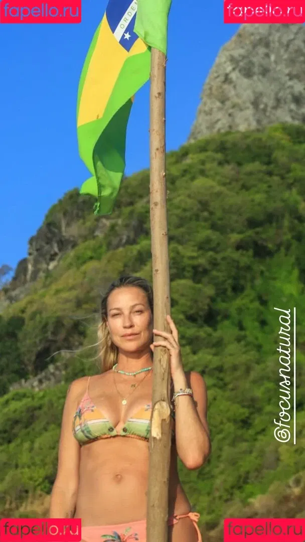 Luana Piovani / luapio Onlyfans Photo Gallery 