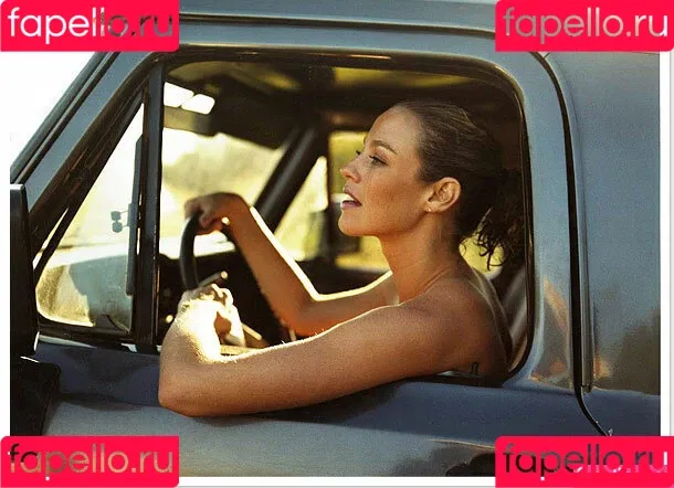 Luana Piovani / luapio Onlyfans Photo Gallery 
