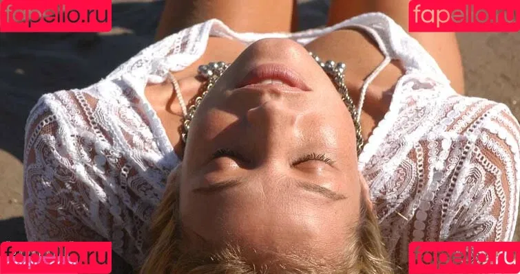 Luana Piovani / luapio Onlyfans Photo Gallery 