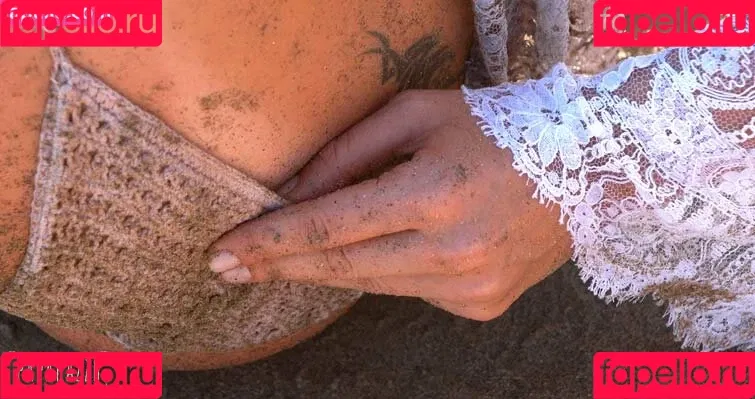 Luana Piovani / luapio Onlyfans Photo Gallery 