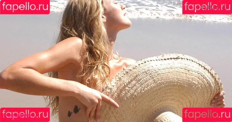 Luana Piovani / luapio Onlyfans Photo Gallery 