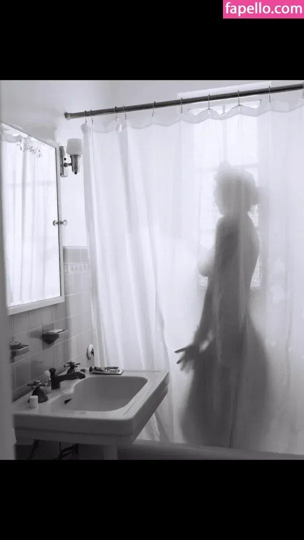 Luana Piovani / luapio Onlyfans Photo Gallery 