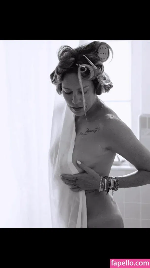 Luana Piovani / luapio Onlyfans Photo Gallery 