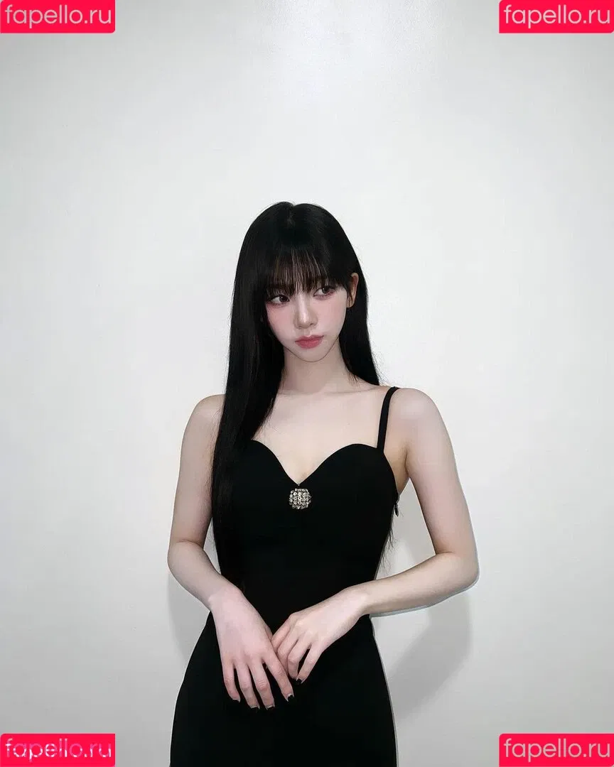 Karina / aespa / karinamasfina / katarinabluu Onlyfans Photo Gallery 