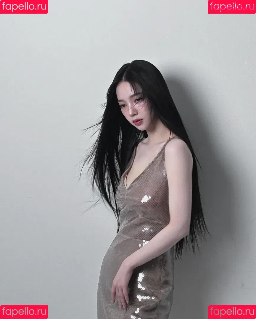 Karina / aespa / karinamasfina / katarinabluu Onlyfans Photo Gallery 