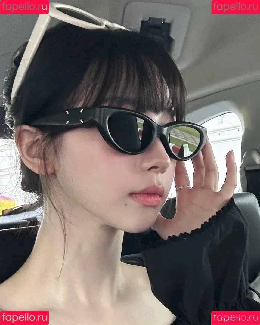 Karina / aespa / karinamasfina / katarinabluu Onlyfans Photo Gallery 