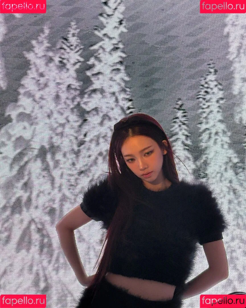 Karina / aespa / karinamasfina / katarinabluu Onlyfans Photo Gallery 
