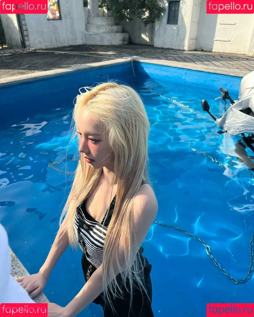 Karina / aespa / karinamasfina / katarinabluu Onlyfans Photo Gallery 