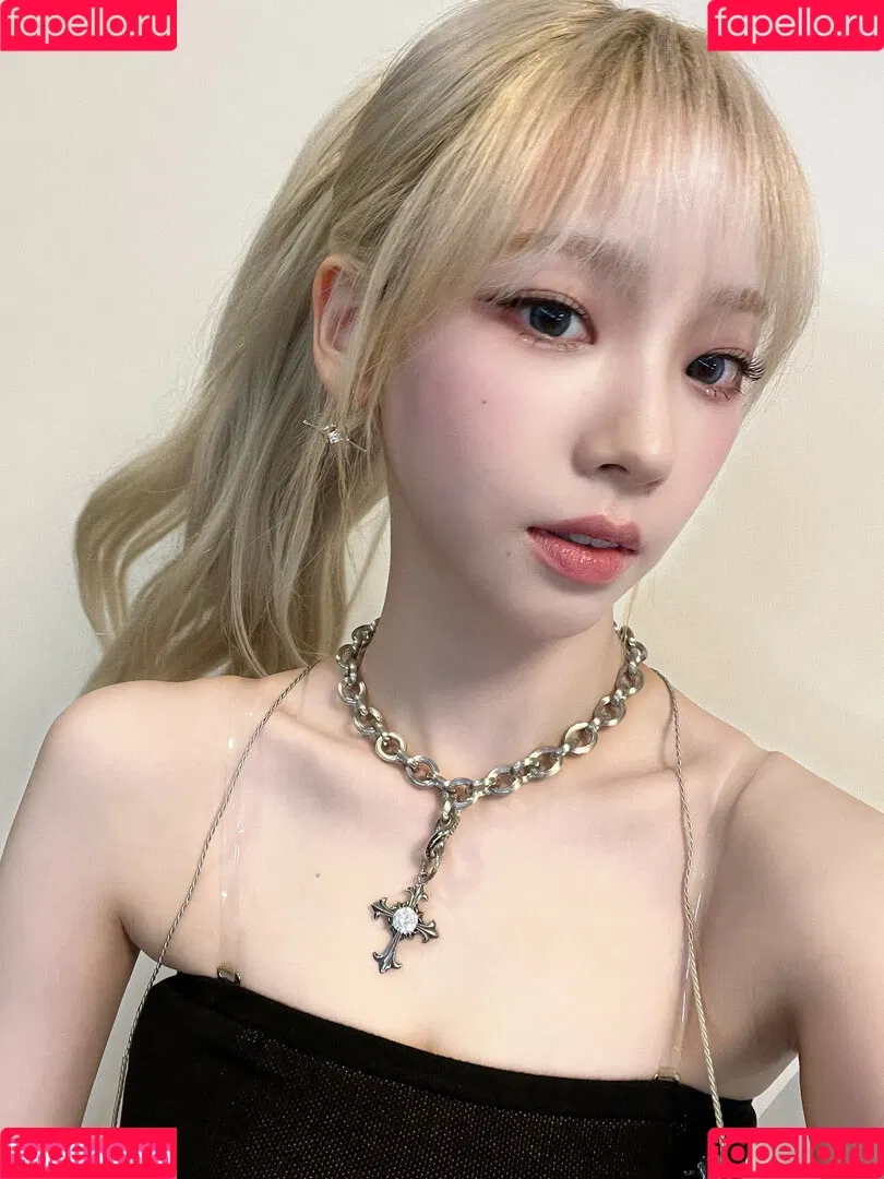 Karina / aespa / karinamasfina / katarinabluu Onlyfans Photo Gallery 
