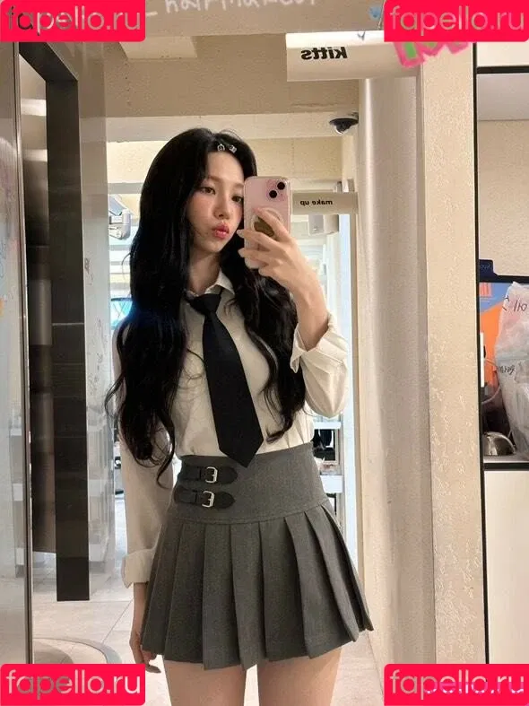 Karina / aespa / karinamasfina / katarinabluu Onlyfans Photo Gallery 