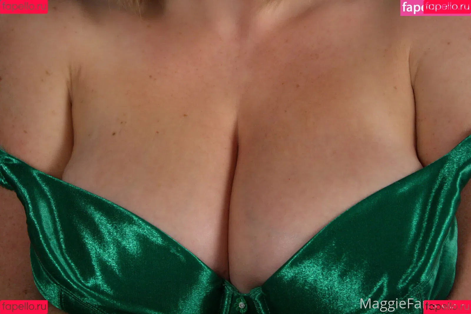 maggiegreenlive / officialmaggiegreen Onlyfans Photo Gallery 