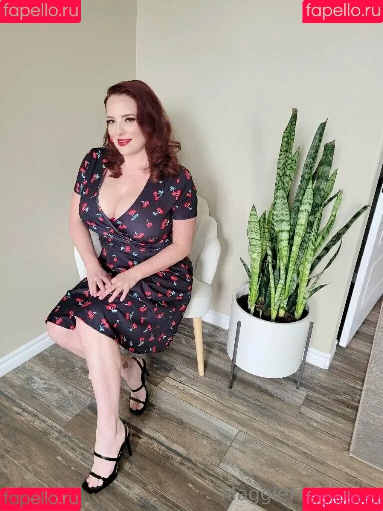 maggiegreenlive / officialmaggiegreen Onlyfans Photo Gallery 