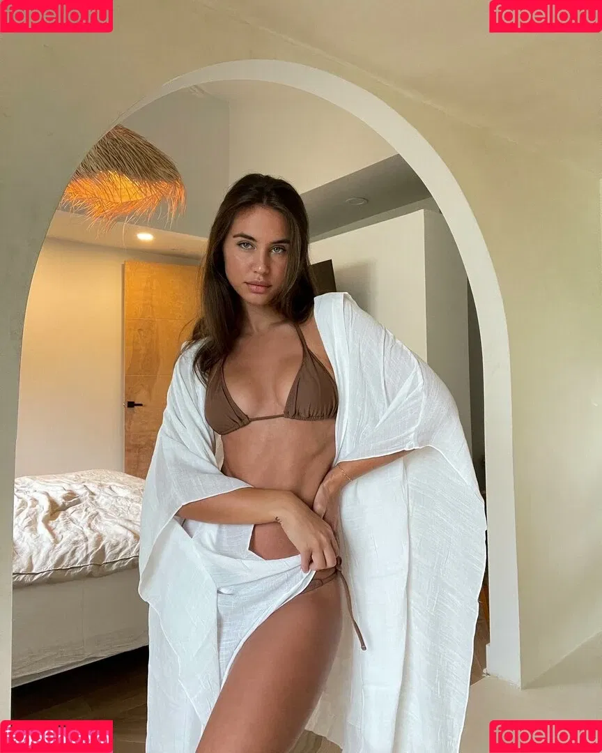 Brit Manuela / britmanuela Onlyfans Photo Gallery 