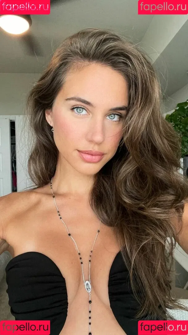 Brit Manuela / britmanuela Onlyfans Photo Gallery 