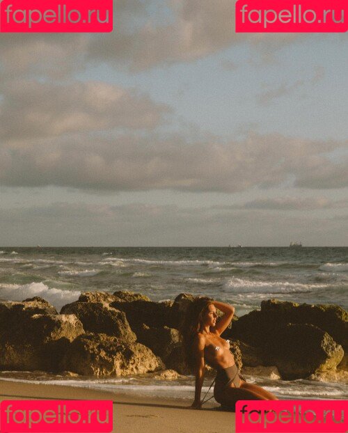 Brit Manuela / britmanuela Onlyfans Photo Gallery 