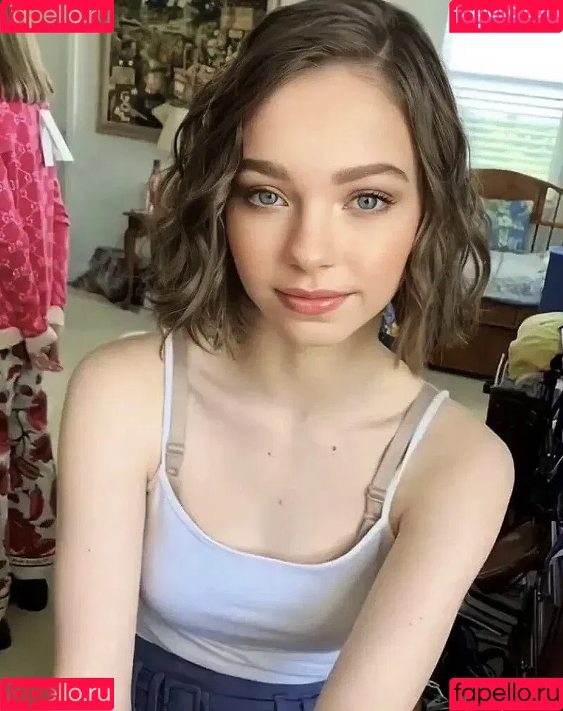 Emma Myers / ememyers / emma_myers Onlyfans Photo Gallery 