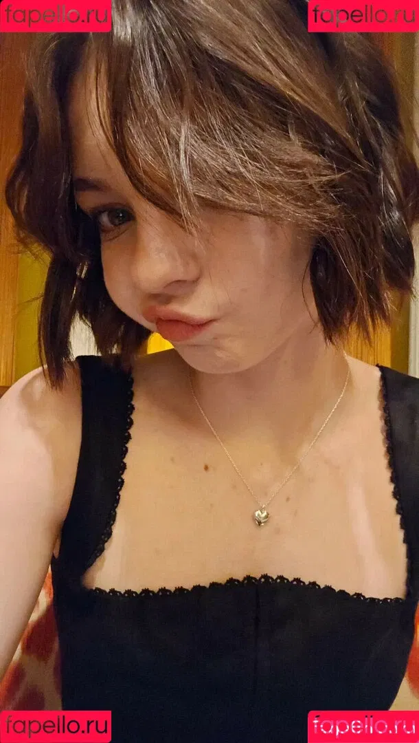 Emma Myers / ememyers / emma_myers Onlyfans Photo Gallery 