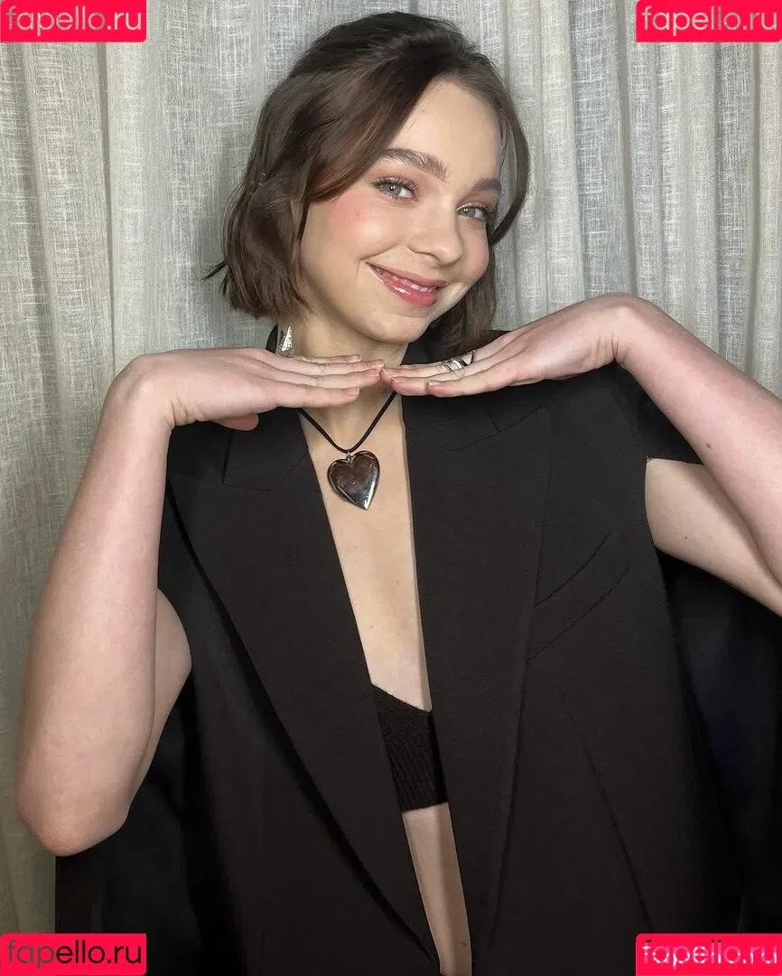 Emma Myers / ememyers / emma_myers Onlyfans Photo Gallery 