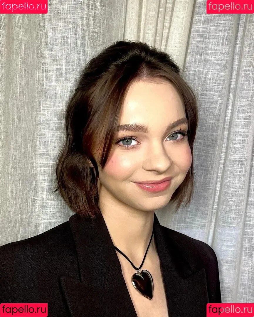 Emma Myers / ememyers / emma_myers Onlyfans Photo Gallery 