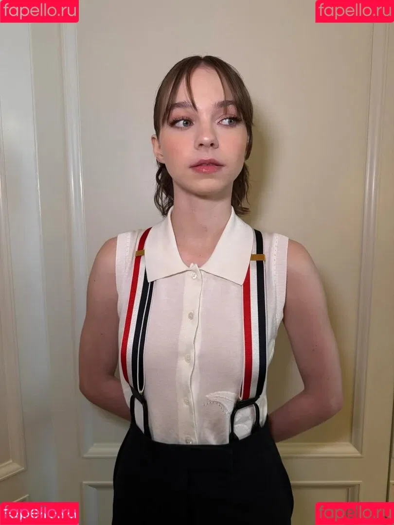 Emma Myers / ememyers / emma_myers Onlyfans Photo Gallery 