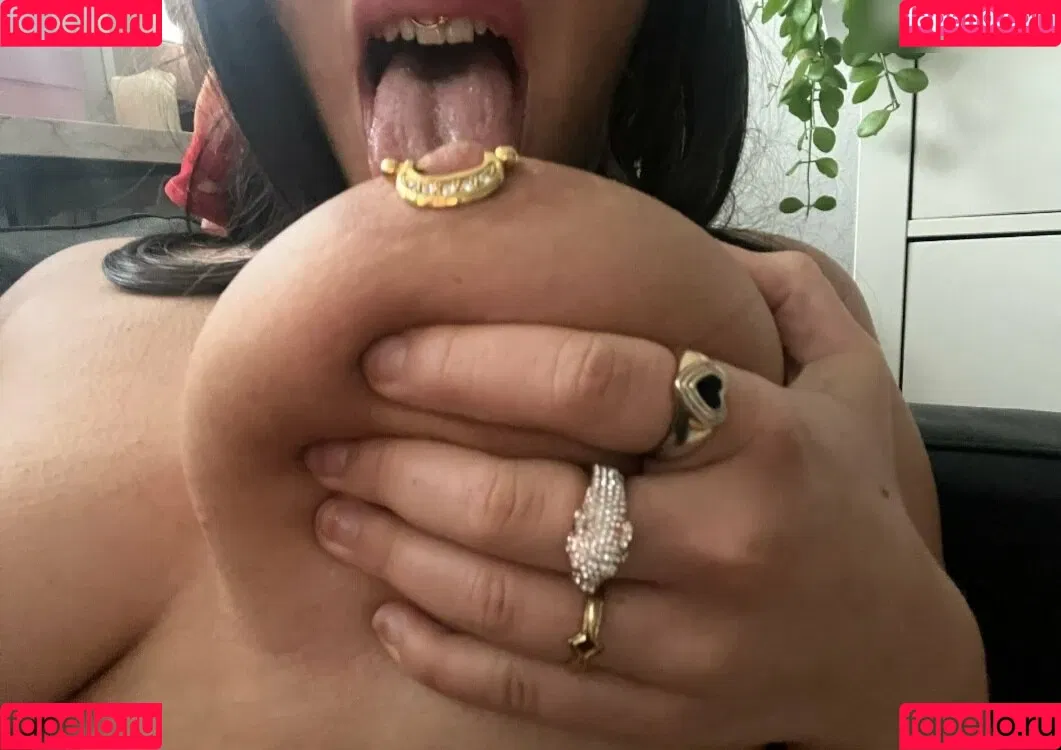 missoverdrip / missoverdrip_ / 𝕸𝖎𝖘𝖘 𝕺𝖛𝖊𝖗𝖉𝖗𝖎𝖕 Onlyfans Photo Gallery 