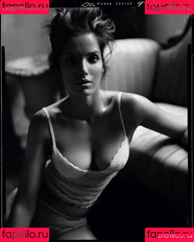 Padma Lakshmi / PadmaLakshmi Onlyfans Photo Gallery 