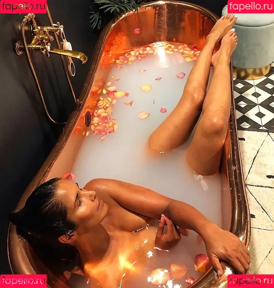 Padma Lakshmi / PadmaLakshmi Onlyfans Photo Gallery 
