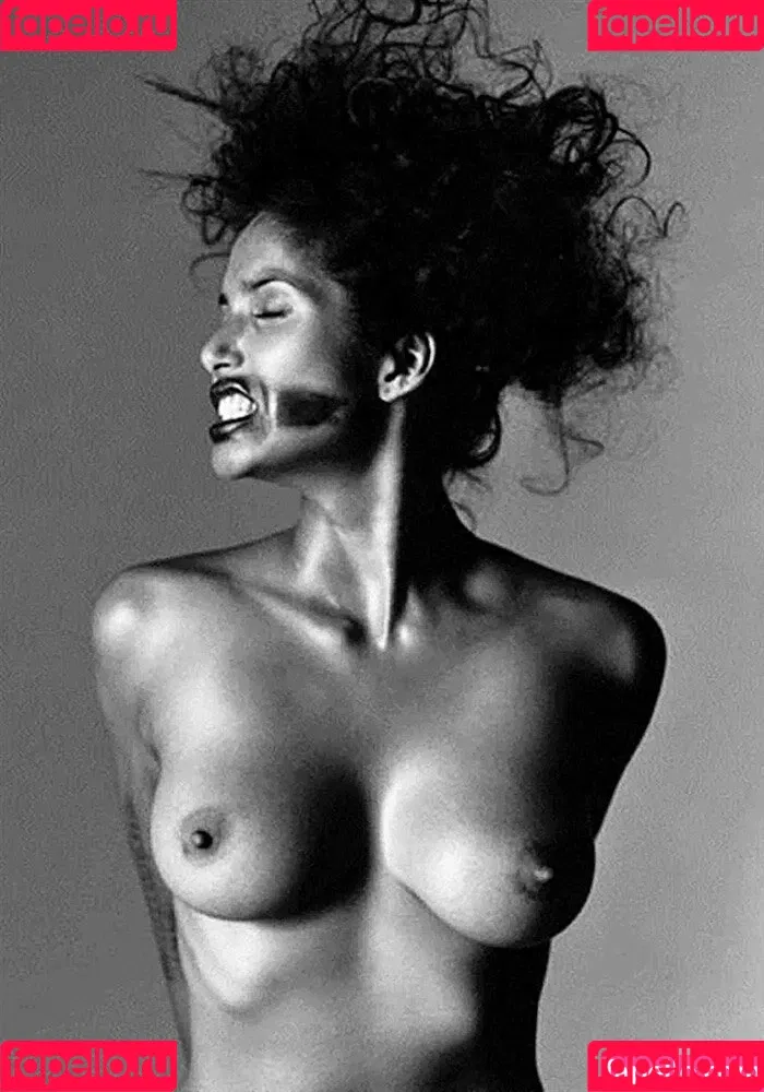 Padma Lakshmi / PadmaLakshmi Onlyfans Photo Gallery 
