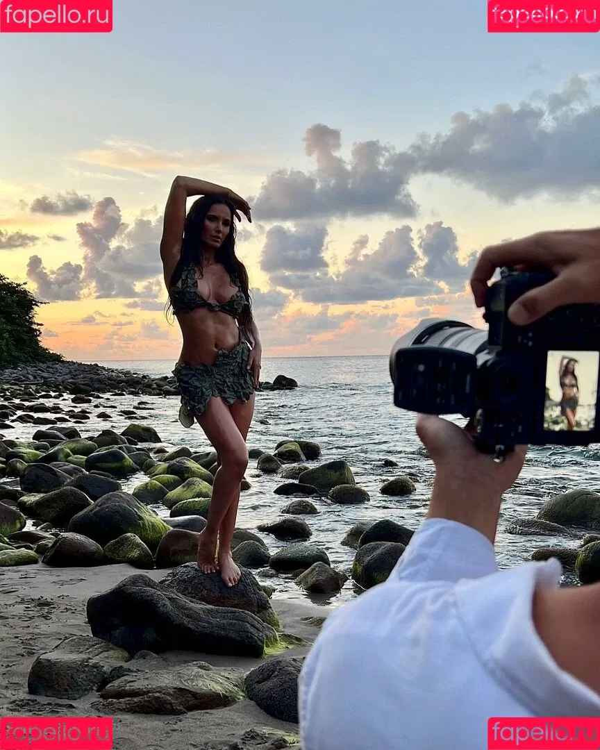 Padma Lakshmi / PadmaLakshmi Onlyfans Photo Gallery 