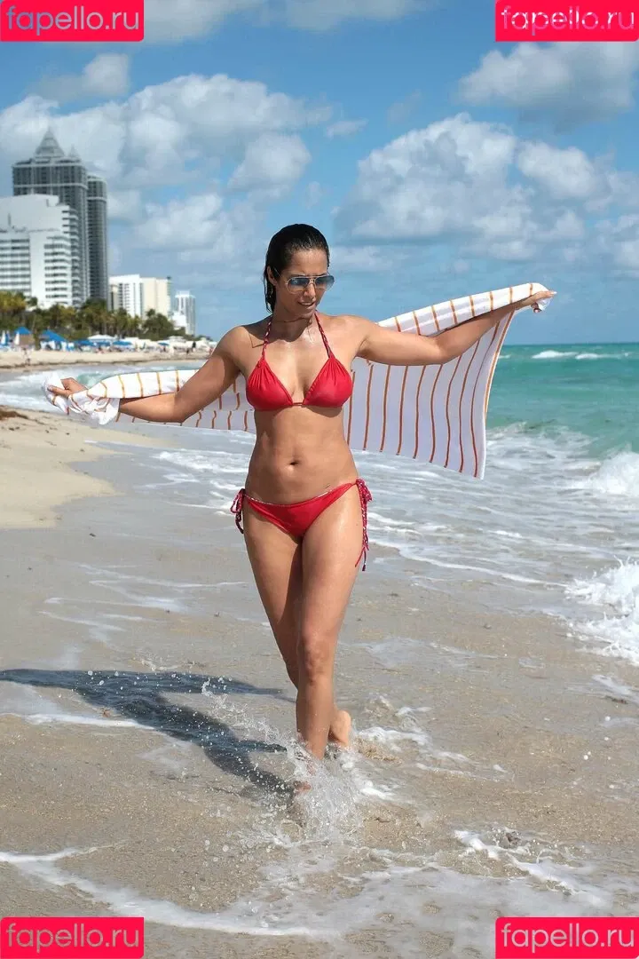 Padma Lakshmi / PadmaLakshmi Onlyfans Photo Gallery 