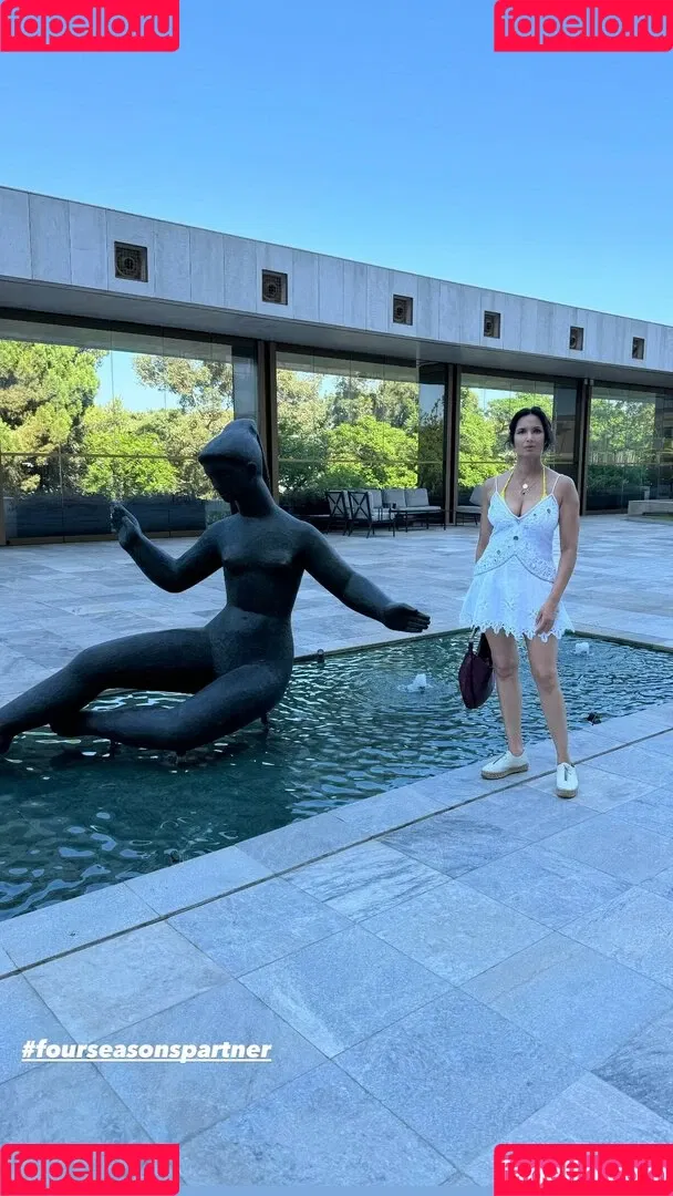 Padma Lakshmi / PadmaLakshmi Onlyfans Photo Gallery 