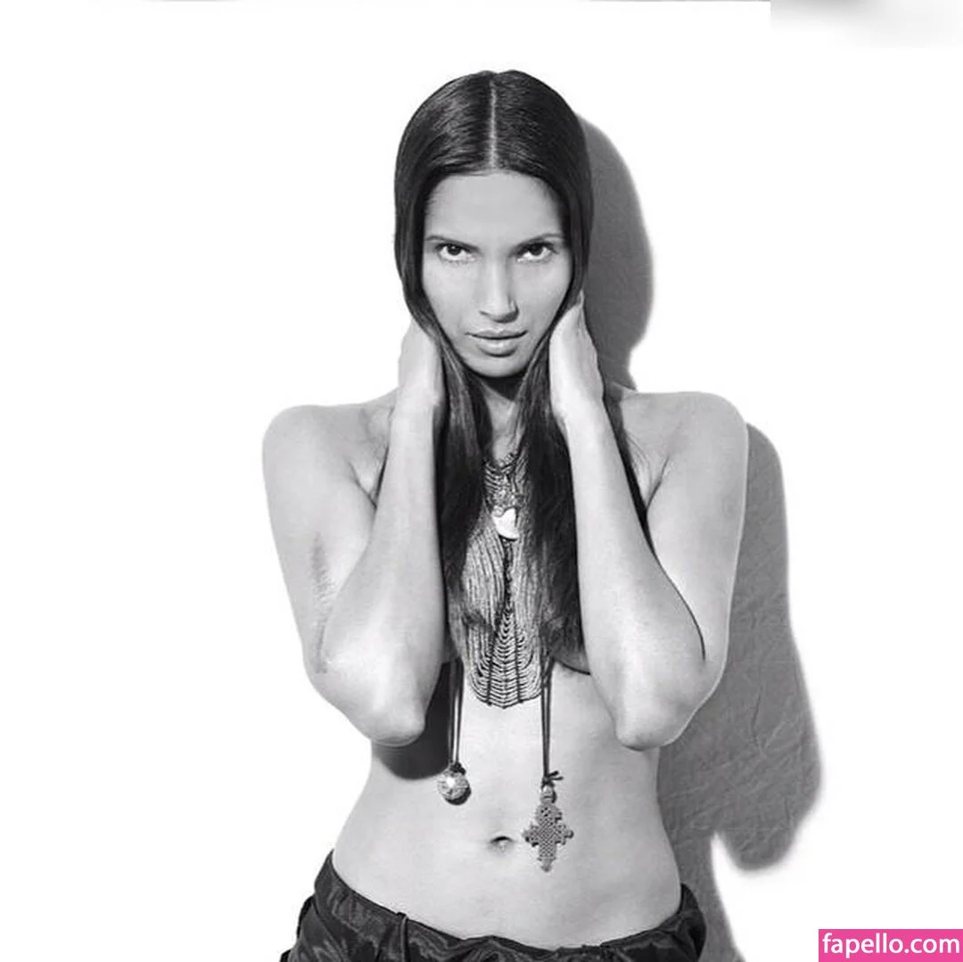 Padma Lakshmi / PadmaLakshmi Onlyfans Photo Gallery 