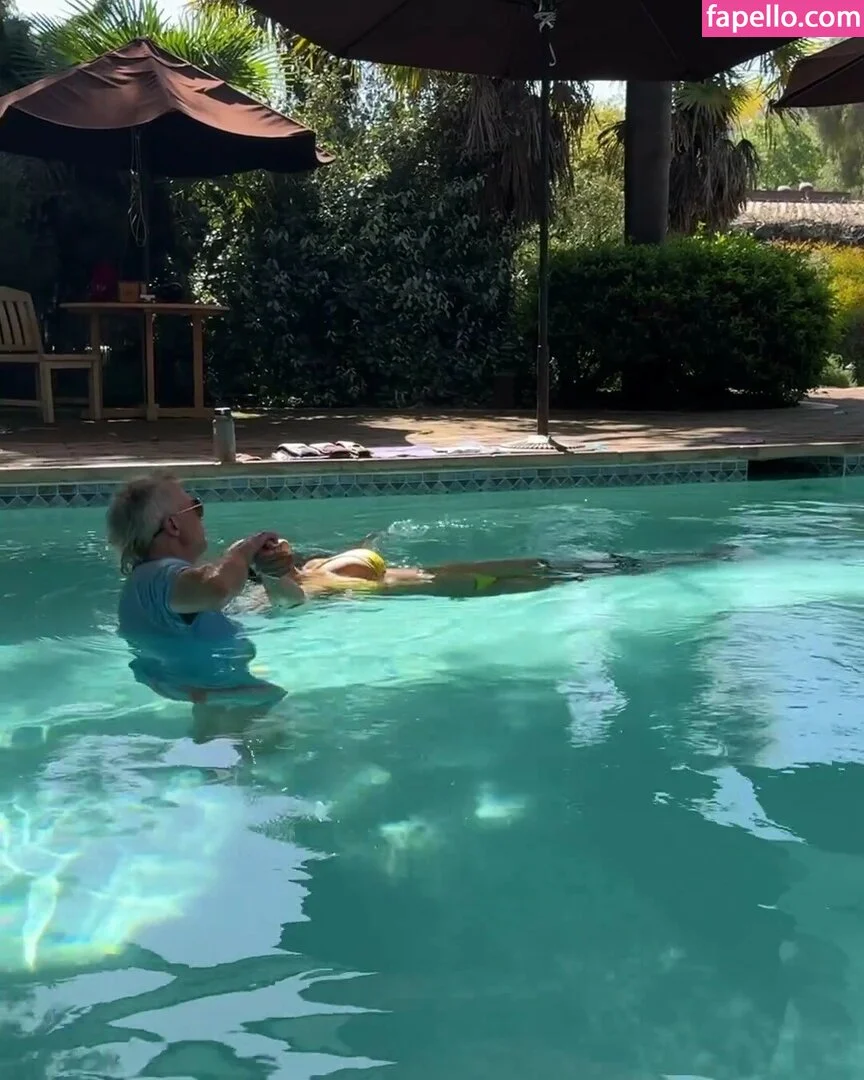 Padma Lakshmi / PadmaLakshmi Onlyfans Photo Gallery 