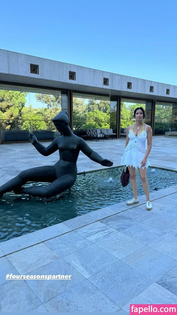 Padma Lakshmi / PadmaLakshmi Onlyfans Photo Gallery 